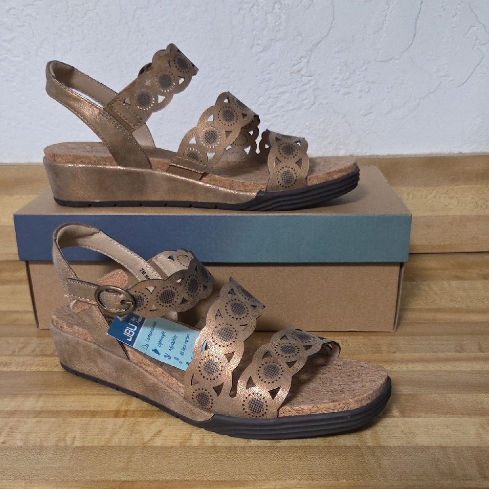 NWT "JBU" Winona Bronze Shimmer Woman's Sandals Size 7